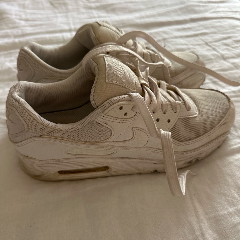 Nike Women’s Cream/Off-White Air Max Low Sneakers